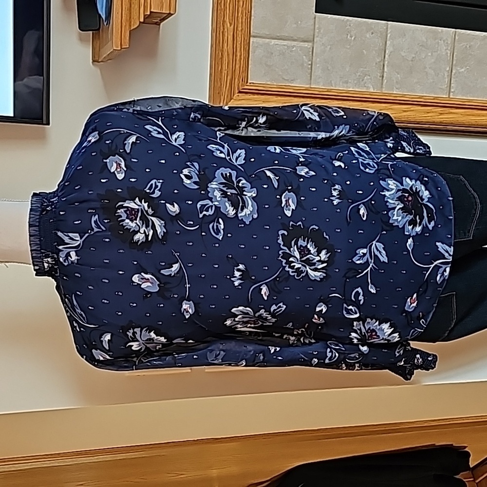 WHBM blouse - Picture 3 of 7